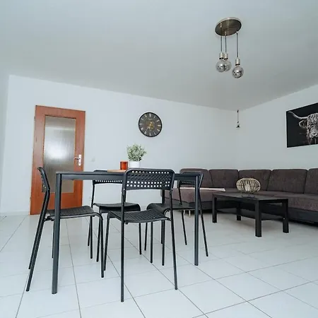 Διαμέρισμα In Metternich Fuer 5 Personen
