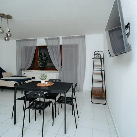 In Metternich Fuer 5 Personen Κόμπλεντς