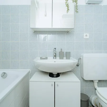 In Metternich Fuer 5 Personen Apartment